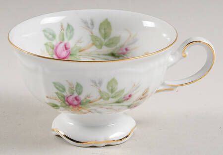 7470 (White, Scalloped) Footed Cup