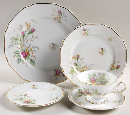 7470 (White, Scalloped) 40 Piece Estate Set