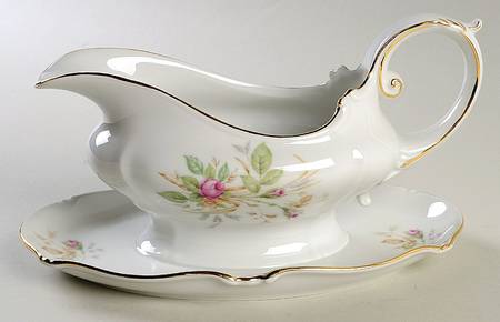 7470 (White, Scalloped) Gravy Boat with Attached Underplate