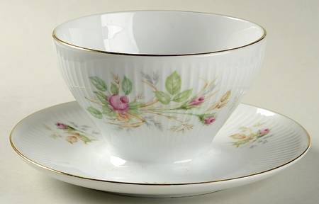 7470 (White, Smooth, Ribbed) Sauce Boat No Lid