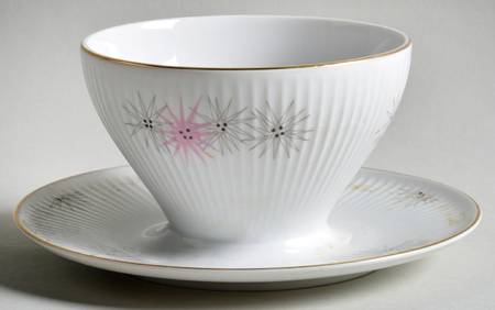 7529 (Gold Trim) Gravy Boat with Attached Underplate