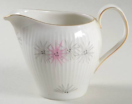 7529 (Gold Trim) Creamer