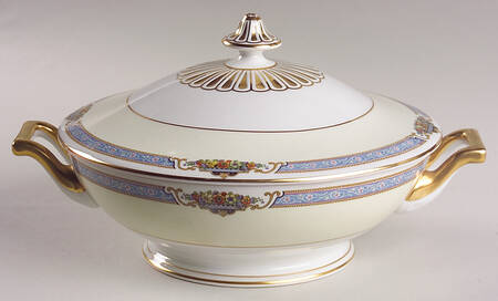 The Aragon Round Covered Vegetable