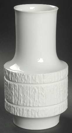 Arcta White 7" Vase