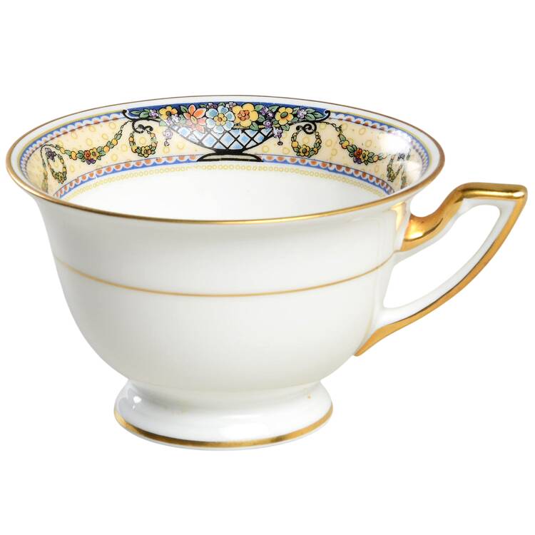 The Arlington (White Border & Center) Footed Cup