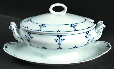 Bavarian Blue Gravy Boat w/Attached Underplate & Lid