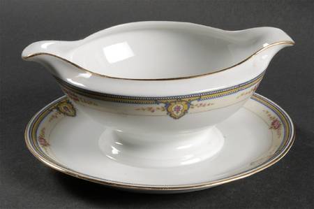 The Belvedere Gravy Boat with Attached Underplate
