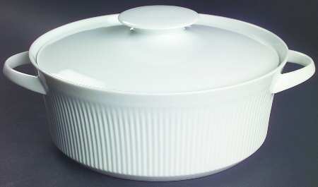Brazilia White 1.75 Qt Round Covered Casserole