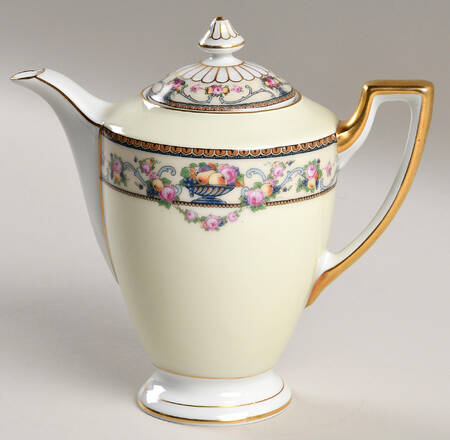 Briarcliff Coffee Pot & Lid