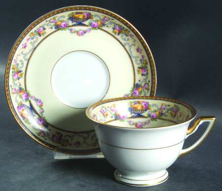 Briarcliff Footed Cup & Saucer Set