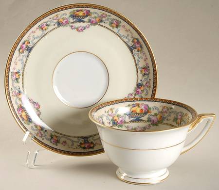 Briarcliff Oversized Cup & Saucer Set