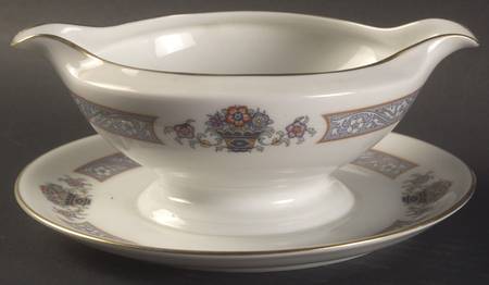 The Brunswick Gravy Boat with Attached Underplate
