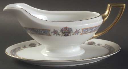 The Brunswick Gravy Boat with Attached Underplate