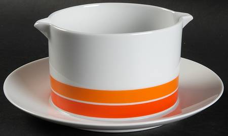Carousel Gravy Boat with Attached Underplate
