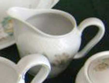 Charmont (Embossed Rim) Creamer