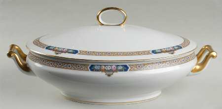 The Cordella Oval Covered Vegetable
