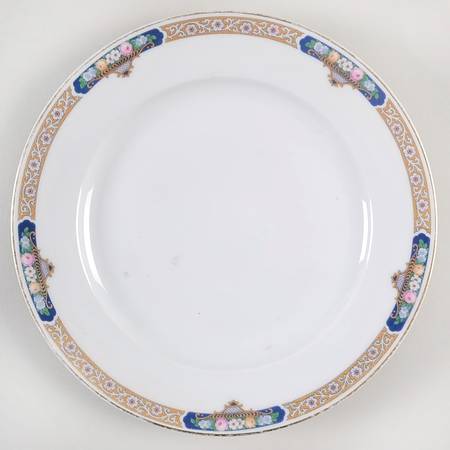 The Cordella Luncheon Plate