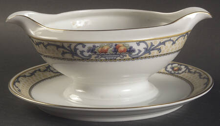 Delmonte Gravy Boat with Attached Underplate