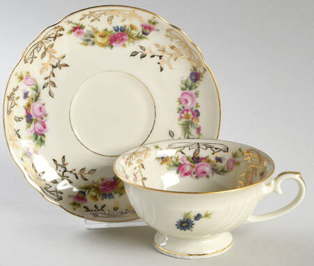 Dusebury Footed Cup & Saucer Set