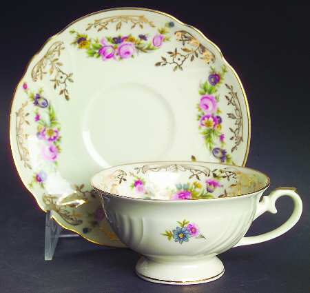 Dusebury Footed Cup & Saucer Set