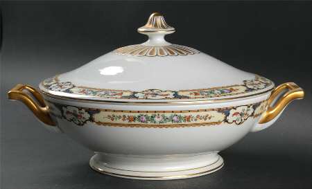Golden Pheasant Round Covered Vegetable