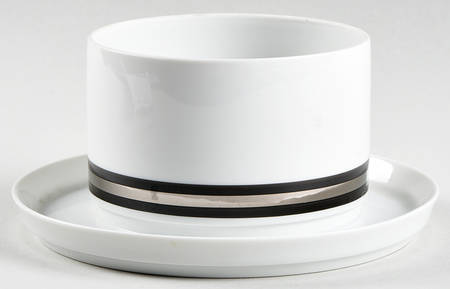 Hussar Gravy Boat with Attached Underplate