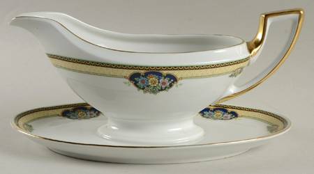 Irving Gravy Boat with Attached Underplate