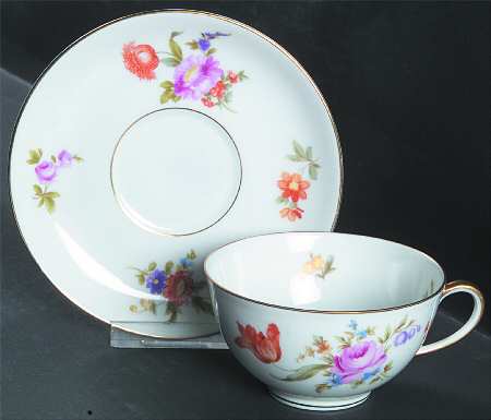 Lakewood Flat Cup & Saucer Set