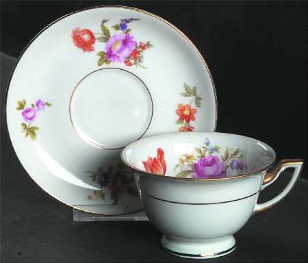 Lakewood Footed Cup & Saucer Set