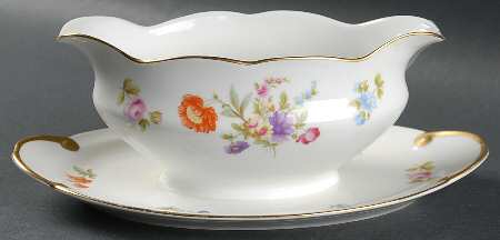 Lakewood Gravy Boat with Attached Underplate