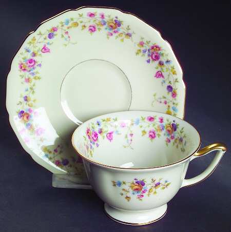 La Salle Footed Cup & Saucer Set