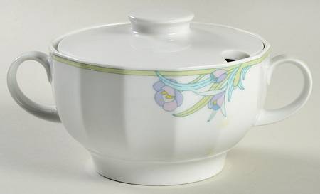 Montreux Gravy Boat & Lid