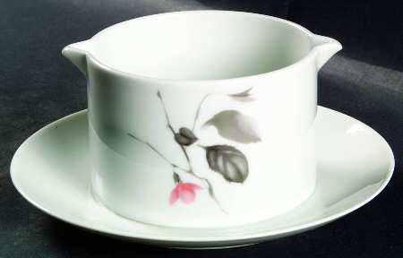 Quince (Medallion Shape) Gravy Boat with Attached Underplate