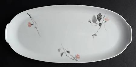 Quince (Medallion Shape) Large Sandwich Tray