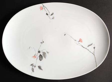 Quince (Medallion Shape) 15" Oval Serving Platter by Thomas