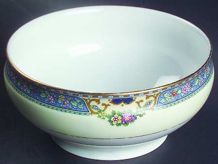 Queen Louise Cranberry Bowl