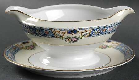 Queen Louise Gravy Boat with Attached Underplate