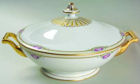 Roseland Round Covered Vegetable