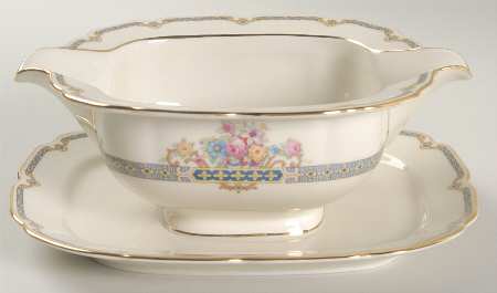 Rosemarie Gravy Boat with Attached Underplate by Thomas