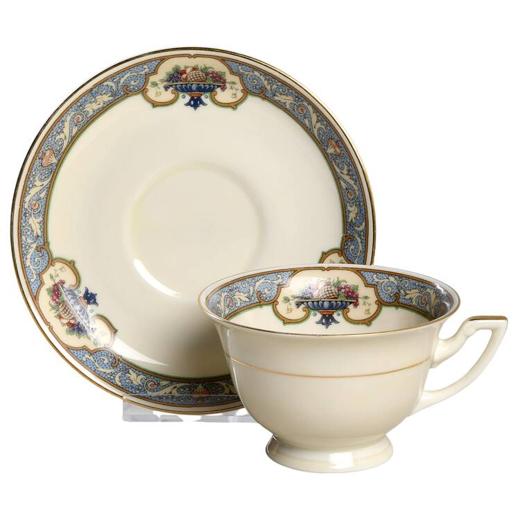 THO1 Footed Cup & Saucer Set