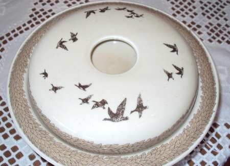 Silvana Round Covered Vegetable