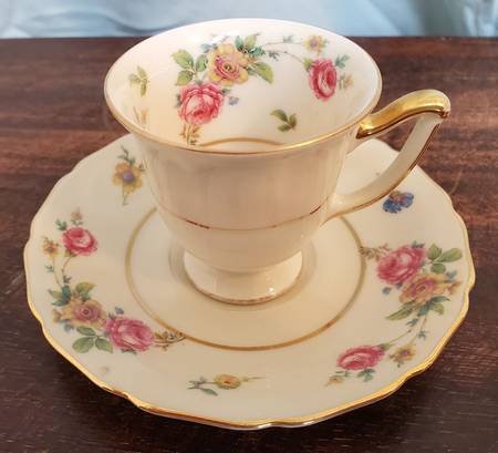 THO31 Footed Demitasse Cup & Saucer Set