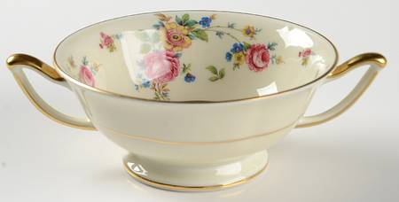 THO31 Footed Cream Soup Bowl