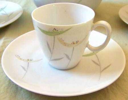 THO59 Flat Cup & Saucer Set