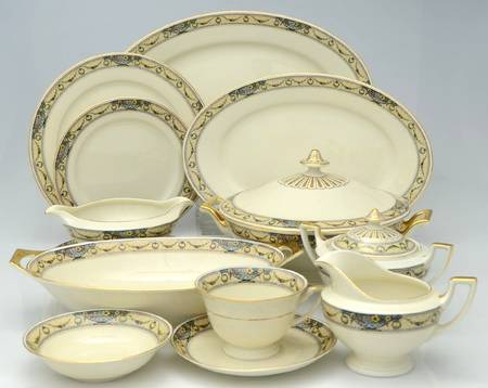 THO6 69 Piece Estate Set