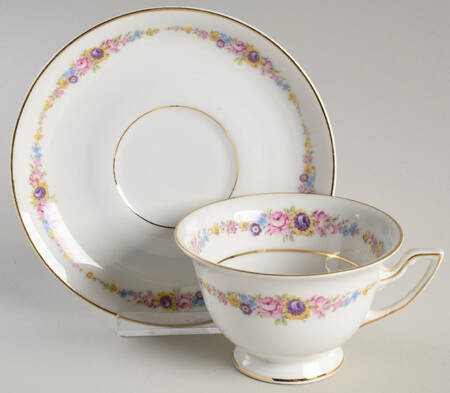 THO62 Footed Cup & Saucer Set