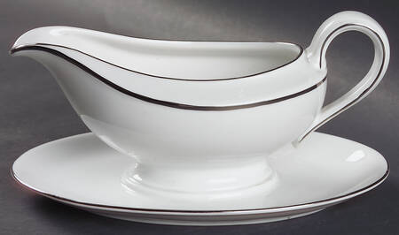 THO7 Gravy Boat with Attached Underplate