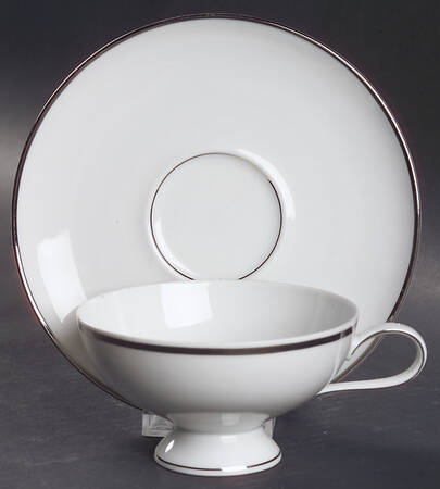 THO7 Footed Cup & Saucer Set