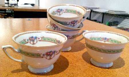 THO71 Footed Cup