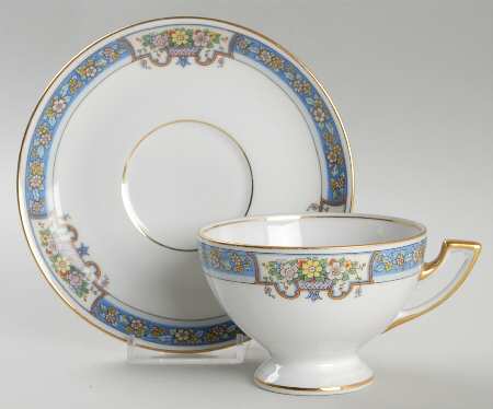 Trilby Footed Cup & Saucer Set